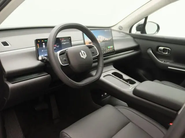 Leapmotor C10