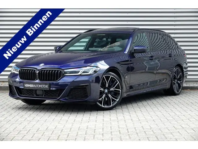 BMW 5-serie Touring 530i High Executive Edition M-Sport | Panodak | Trekhaak | Laser | HUD | H&K |