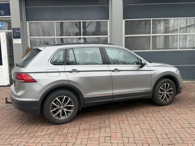 Volkswagen Tiguan 2.0 TSI 4Motion Highline automaat Virtual cockpit trekhaak 4x4 trekgewicht 2500kg...