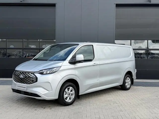Ford E-Transit Cust. 340 L2H1 Limited 71 kWh 218pk  - ACC  - Navi - Stoel/Stuurverwarming - 360 Came...
