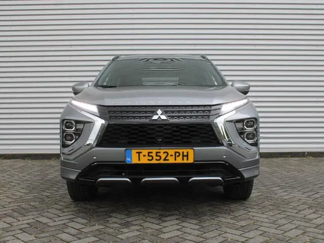 Mitsubishi Eclipse Cross 2.4 PHEV Executive | Trekhaak | 18" LM | 360 Camera | Navi | Cruise adapt....
