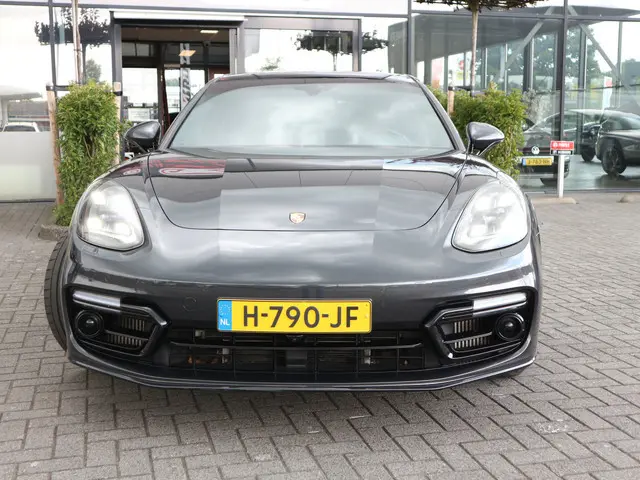 Porsche Panamera 2.9 4 E-Hybrid Nu incl set winterbanden op velg