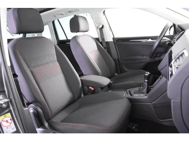 Volkswagen Tiguan 1.4 TSI Sound *Panoramadak*Navigatie*Carplay*