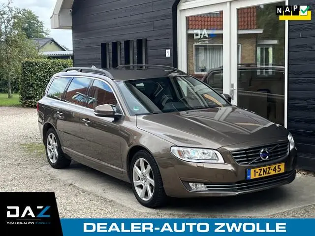 Volvo V70 1.6 T4 Nordic+ Aut/Ecc/Leer/Navi/Trekhaak
