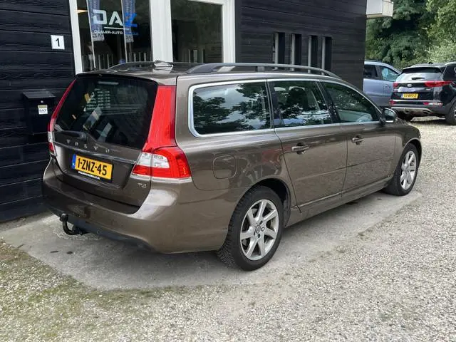Volvo V70 1.6 T4 Nordic+ Aut/Ecc/Leer/Navi/Trekhaak