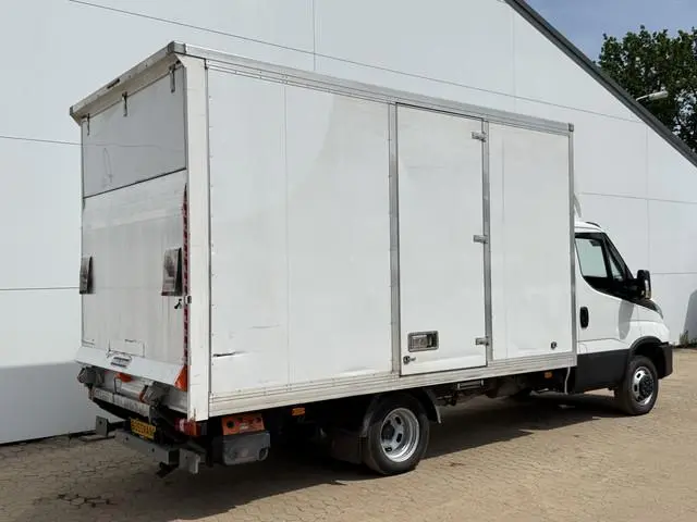 Iveco Daily 35C14 2.3 Automaat Laadklep Airco Cruise Control Bakwagen Koffer Meubelbak