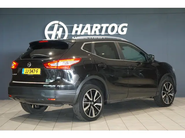 Nissan Qashqai 1.2 Tekna + AUT. / PANORAMA / 360 CAMERA