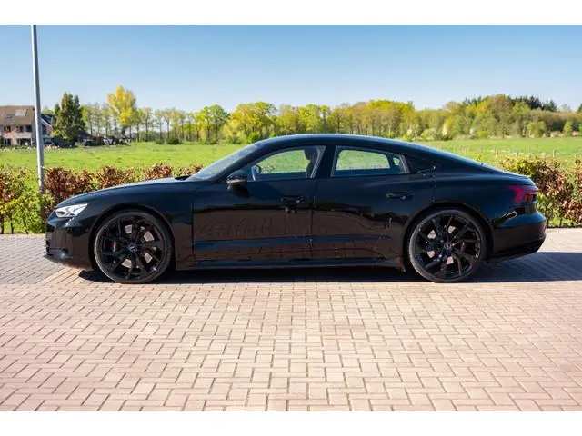 Audi e-tron GT RS 93 kWh 598pk | B&O Surround sound | Volleder Exclusive | 21”| Panodak | Stoelkoeli...