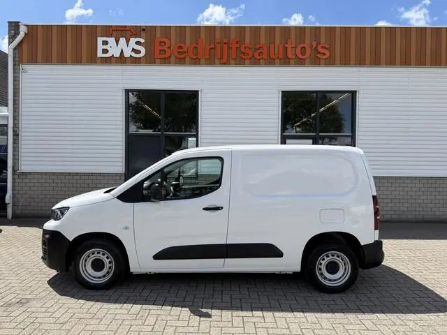 Peugeot Partner 1.2 PureTech Premium / vaste prijs rijklaar € 11.750 ex btw / lease vanaf € 198 / ai...