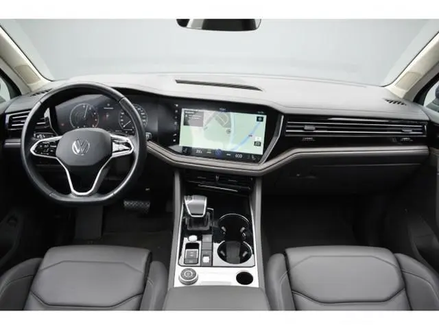 Volkswagen Touareg 3.0 TSi eHybrid  ATMOSPHERE 4MOTION TREKHAAK/HEAD-UP/PANORAMADAK 1E EIG