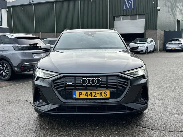 Audi e-tron 55 quattro S edition 95 kWh S-LINE BINNEN & BUITEN | SOH 94% | ORIG. NL AUTO | CAMERA |...