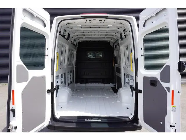 Volkswagen Crafter 140pk L3H3/L2H2 Facelift Digitaal dashboard Apple Carplay Cruise control Parkeers...