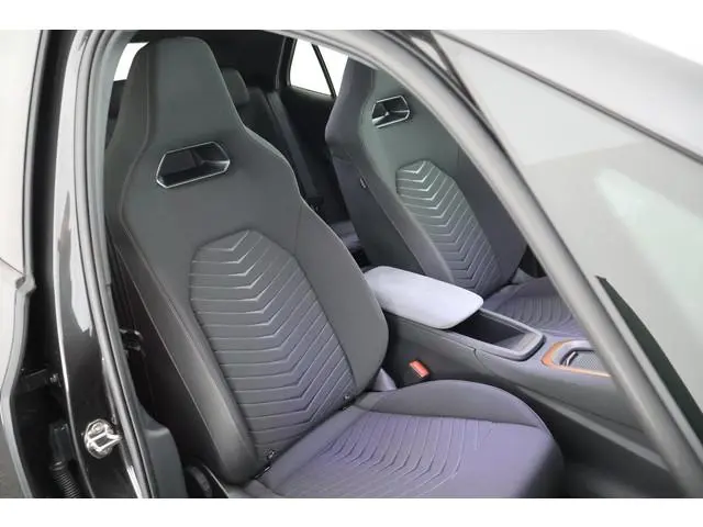 CUPRA Born Essential 204pk 62 kWh SOH 93% Carplay Led Stuurverwarming