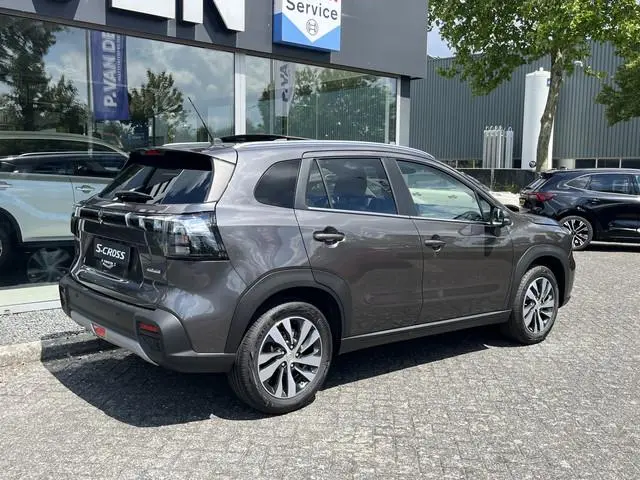 Suzuki S-Cross