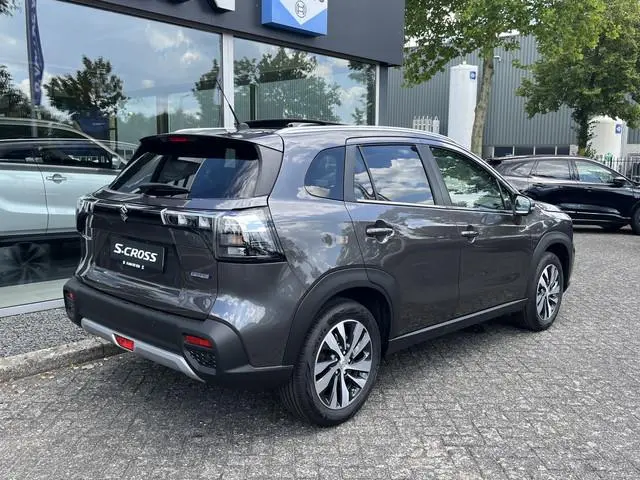 Suzuki S-Cross