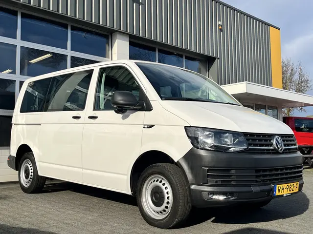Volkswagen Transporter Kombi 2.0 TDI L1H1 BTW en BPM VRIJ!! 9-Persoons Airco Cruise control Trekhaak...