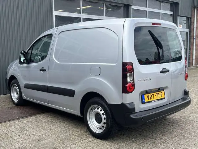Peugeot Partner 120 1.6 HDi 10x voorradig Marge Airco Btw / Bpm vij Cruise controle Parkeerhulp achter Navigatiesysteem Dealer onderhouden Euro 6 Ex overheid Bpm en btw vrij voor particulier gebruik!! Marge