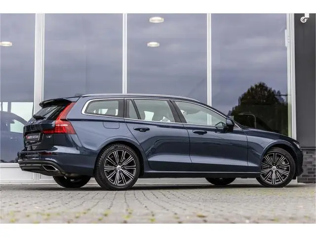 Volvo V60 2.0 T8 Twin Engine AWD Inscription | Pano | Bowers & Wilkins | E-Trekhaak