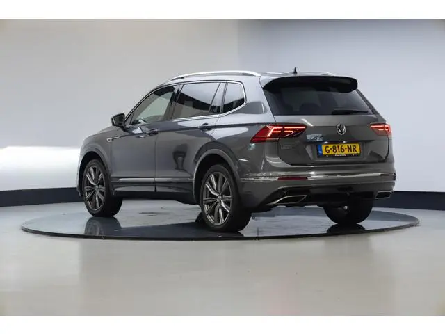 Volkswagen Tiguan Allspace 1.5 TSI Highline Business R | Panorama | Trekhaak |