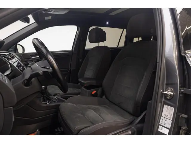 Volkswagen Tiguan Allspace 1.5 TSI Highline Business R | Panorama | Trekhaak |