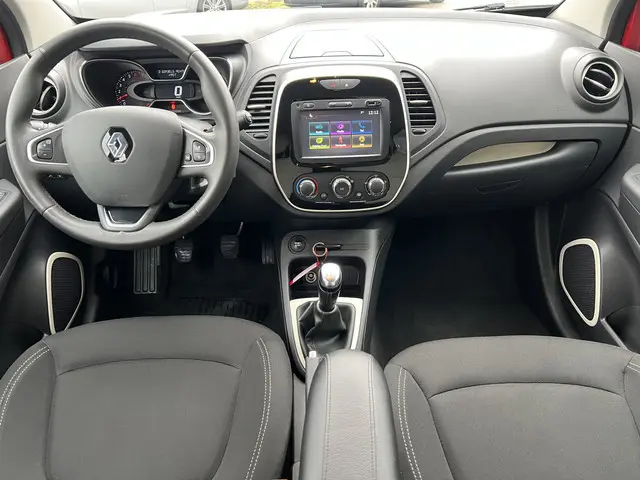 Renault Captur 0.9 TCe / Trekhaak / Parkeersenoren. Achter / Keyless / Airco / Armsteun / LMV /
