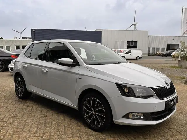 Skoda Fabia 1.2 TSI Drive 90PK | 1e Eigenaar | NL AUTO | Trekhaak | Parkeersensoren | APK tot 20-05-...