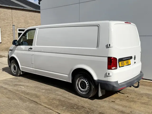 Volkswagen e-Transporter 113PK L2H1 138KM WLTP Trekhaak 100% Elektrisch Transporter Airco Stoelverwa...