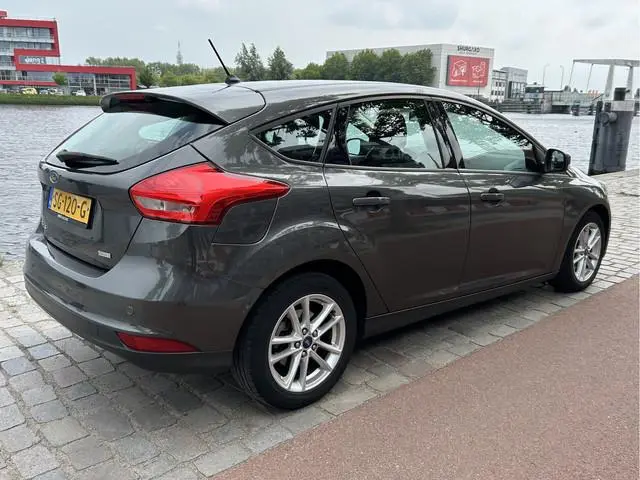 Ford Focus 1.0 Lease Edition Navigatie Airco/ecc keurige auto