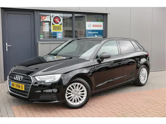 Audi A3 Sportback 1.4 TFSI CoD 110kw 150PK S-tronic Xenon ,Trekhaak , LMV, Stuurwiel multifunctionee...