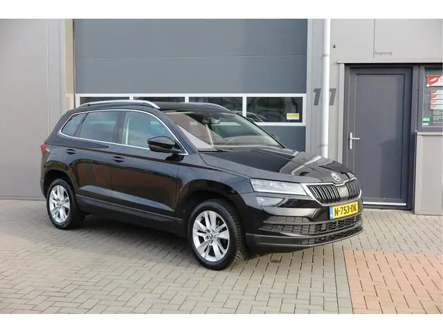 ŠKODA Karoq 1.5 TSI 150pk DSG ACT Business Edition Plus Trekhaak ,Side assist , Lane assist , Adapti...
