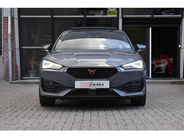 CUPRA Leon 1.4 e-Hybrid VZ Copper Edition 245PK Pano Memory Camera Lane Acc