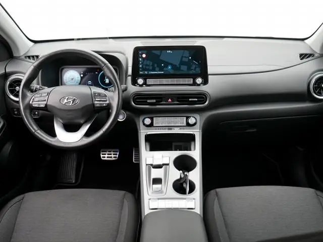 Hyundai Kona EV Fashion 64 kWh | 3-Fase | LED | Stoelverwarming