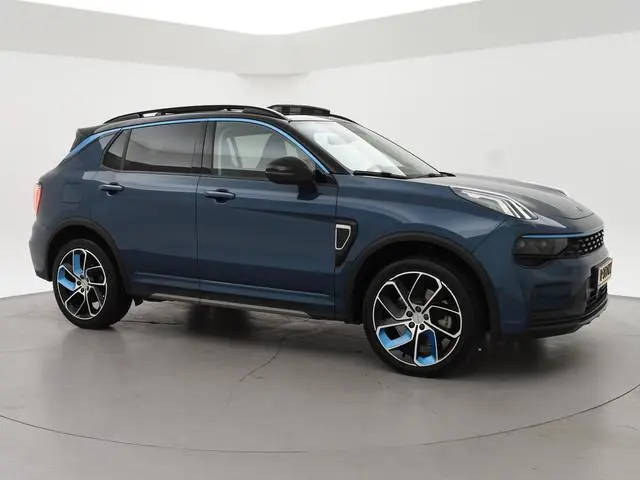 Lynk & Co 01