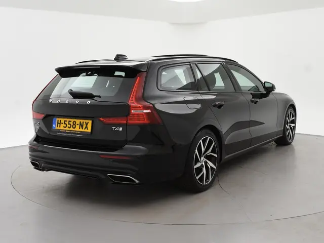 Volvo V60 2.0 T4 190 PK R-DESIGN + PANORAMADAK | WEGKL. TREKHAAK | STUURVERW. | ADAPTIVE CRUISE CONT...