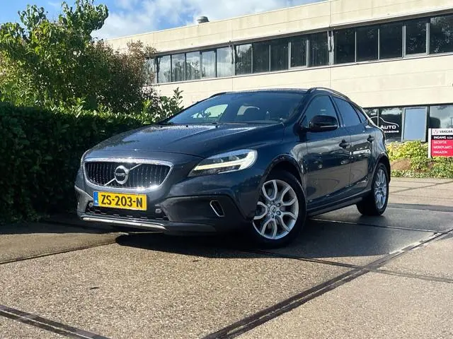 Volvo V40 Cross Country 1.5 T3 Polar+ Luxury |PANO|STOELVERW.|TREKHAAK|CLIMA|NAVI|VOLL.ONDERHOUD| 52...