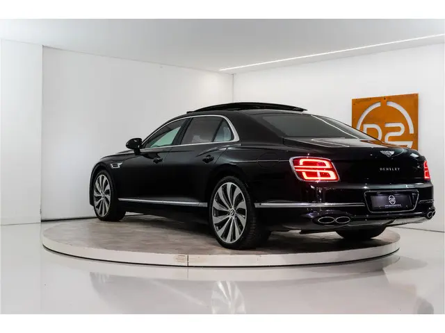 Bentley Flying Spur 2.9 V6 Hybrid Mulliner 544PK | Pano | B&O | Night | Luchtvering | Garantie