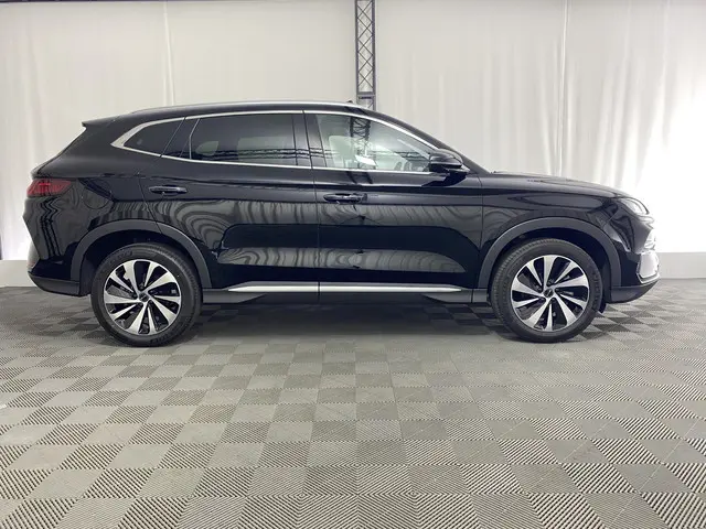 BYD SEAL U