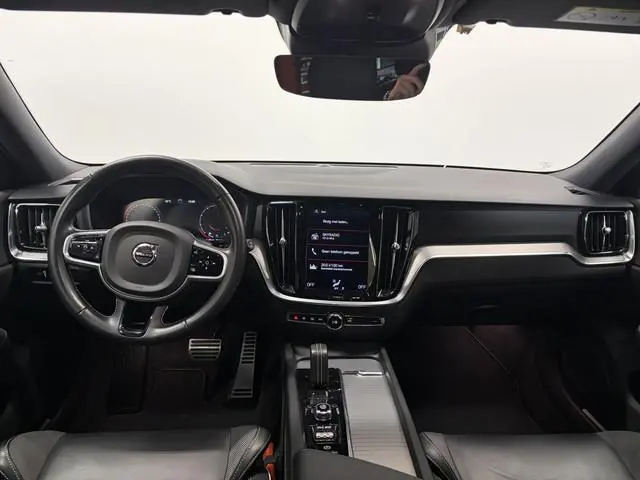 Volvo V60 2.0 B3 163pk AUT8 R-Design Sunroof/ Adapt. Cruise/