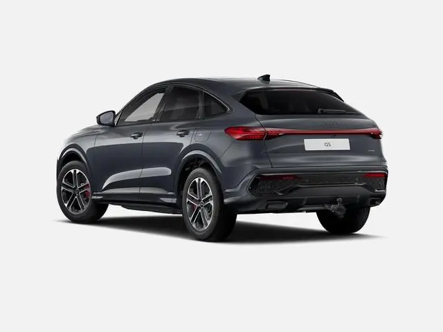 Audi Q5 Sportback 2.0 TFSI e-hybrid quattro S edition Competition 367 PK · Glazen panoramadak · Tech...
