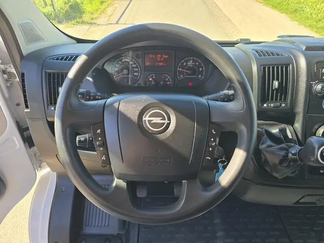 Opel Movano