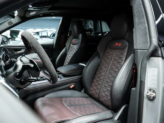 Audi RSQ8 4.0 TFSI quattro Performance | URBAN | Full PPF | Akrapovic | 24'' Vossen | Full Carbon |