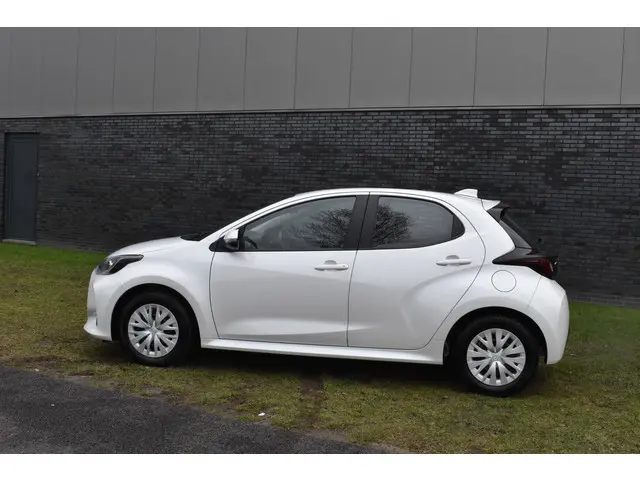 Mazda 2 Hybrid