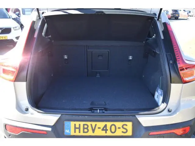 Volvo EX40