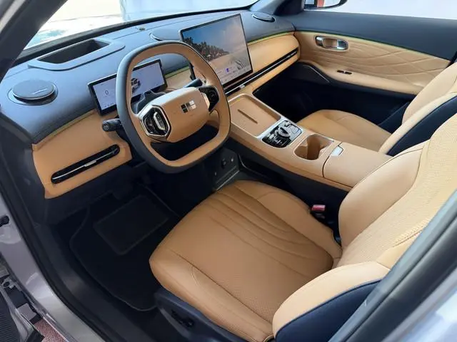Geely Starray EM-i 1.5 MAX+ PHEV LONG RANGE 29,8 KWH | 136km WLTP | PANORAMADAK | Massage