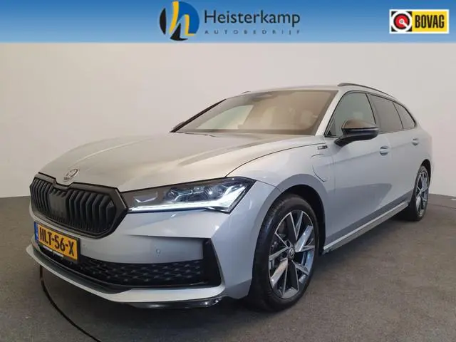 ŠKODA Superb Combi 1.5 TSI 204pk DSG/AUT PHEV Sportline Wegklapbare Trekhaak, Camera, Winterpakket
