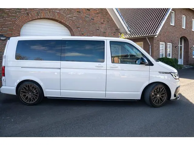 Volkswagen Transporter 2.0 TDI 150PK DSG CARAVELLE LED ACC TREKHAAK