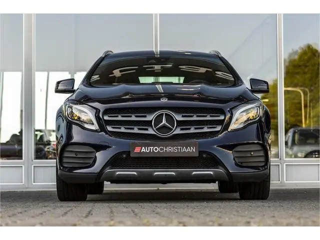 Mercedes-Benz GLA-klasse 180 Business Solution AMG Upgrade Edition | 19" | Camera