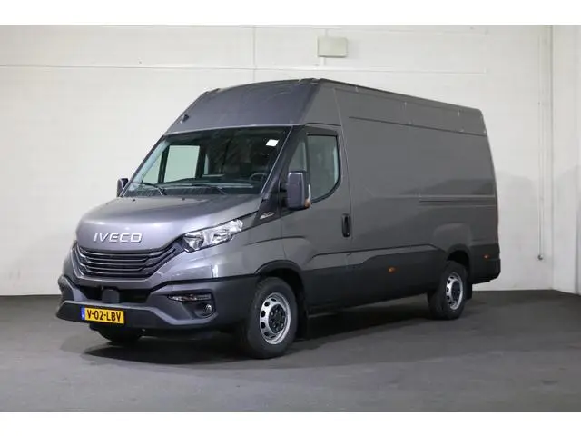 Iveco Daily 35S18 Hi-Matic L2 H2 Airco Navigatie Trekhaak Digitaal Dashboard (Voorraad in de Wal)