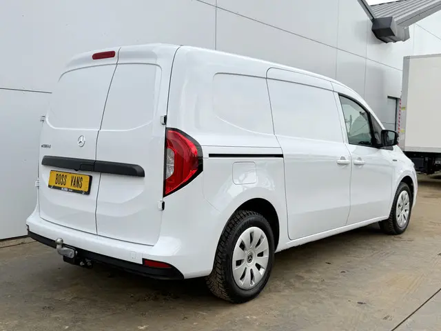 Mercedes-Benz eCitan 112 Pro 51 kWh L2 284 WLTP 98,3% (SOH) MBUX Trekhaak 75kW Snelladen Apple Carpl...