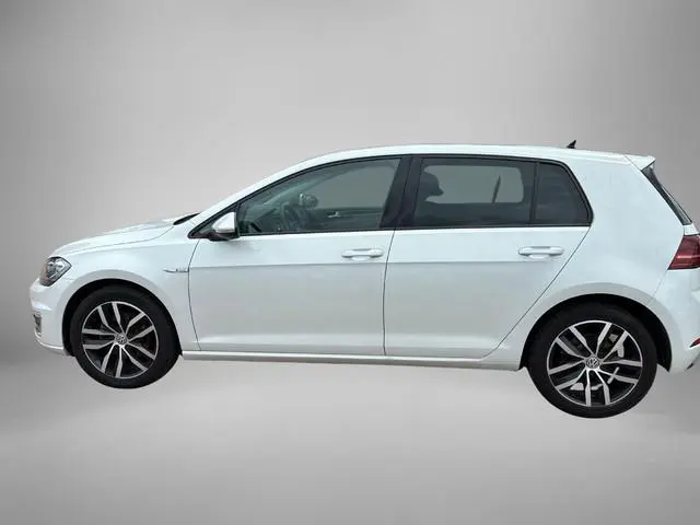 Volkswagen e-Golf 136pk E-DITION · Keyless · Camera · Apple/Android Car Play · P-Sensoren · Virtual...
